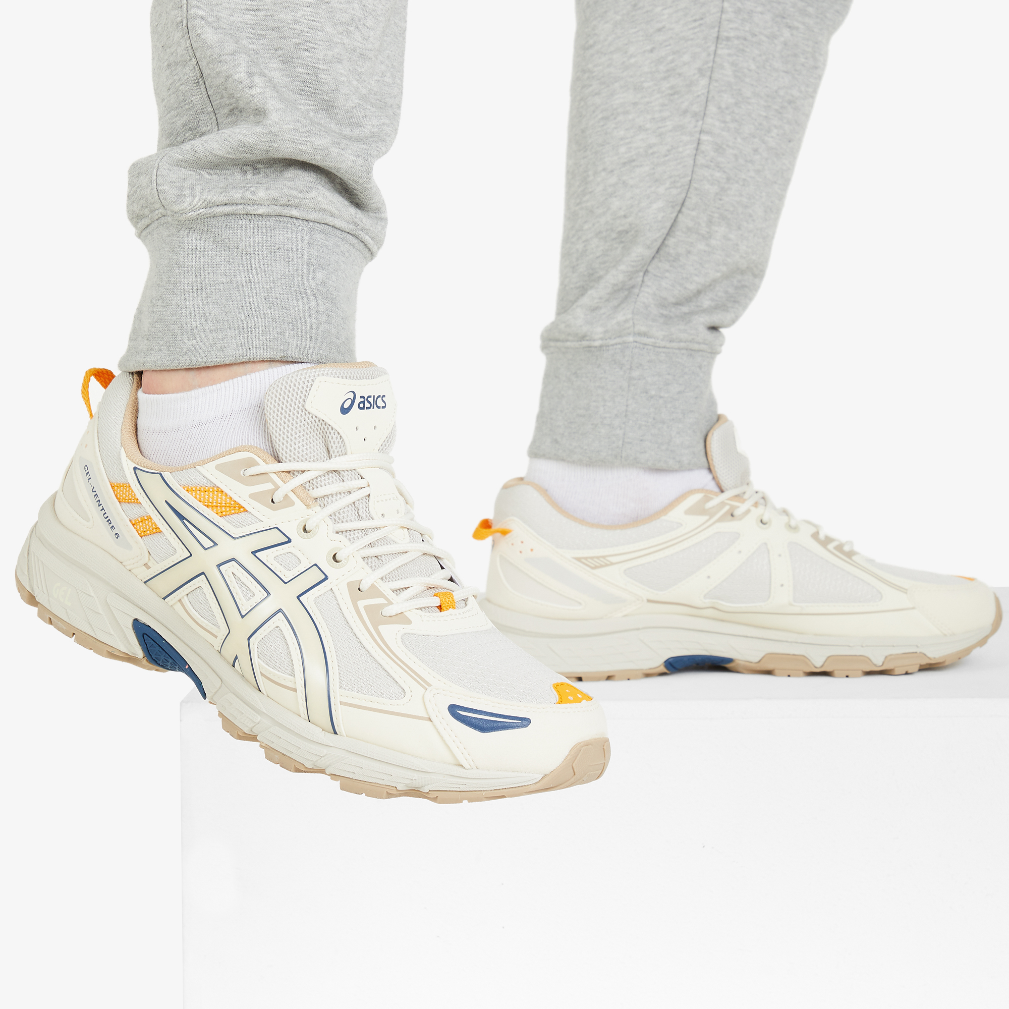 Асикс бежевые. ASICS Gel Venture 6. ASICS Gel Venture 6 бежевые. ASICS Gel Venture 6 White. ASICS Gel Venture 7 бежевые.