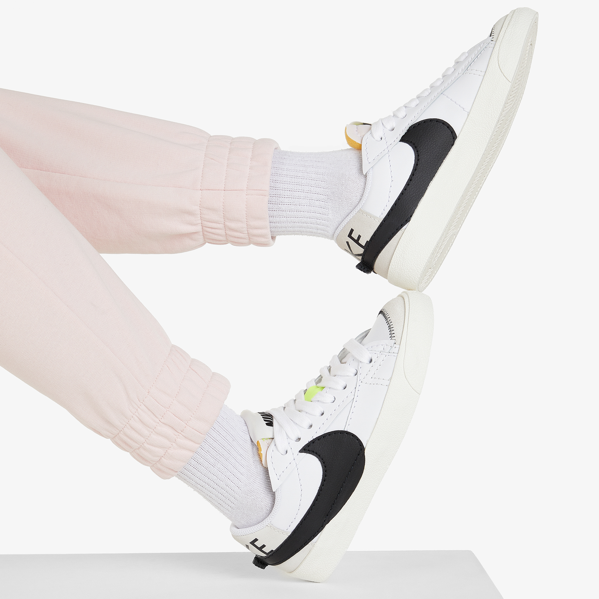 Кеды Nike Nike Blazer Low '77 Jumbo DQ1470N06-101, цвет белый, размер 35 - фото 7