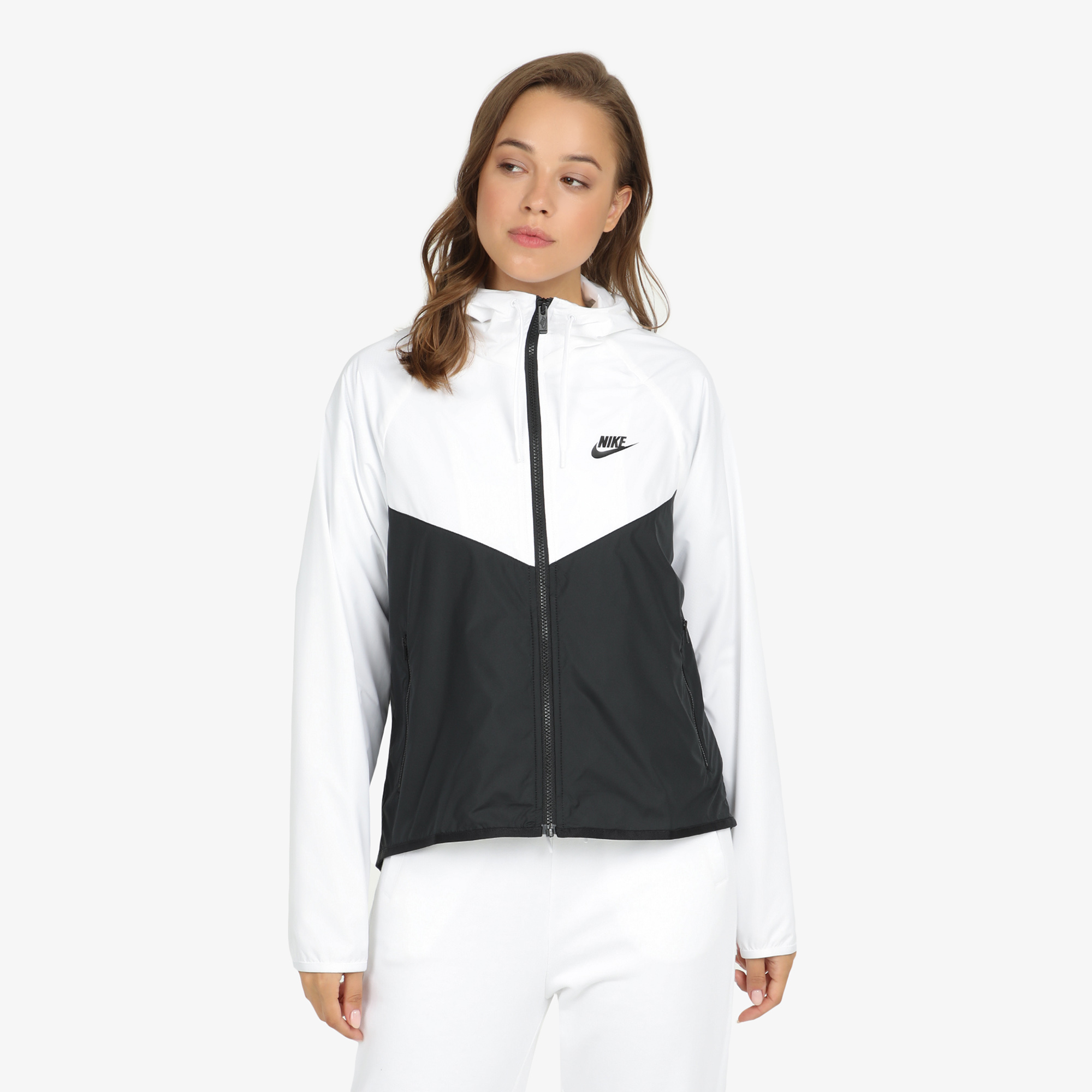 Куртки Nike Nike Sportswear Windrunner BV3939N06-101, цвет белый, размер 40-42 - фото 1