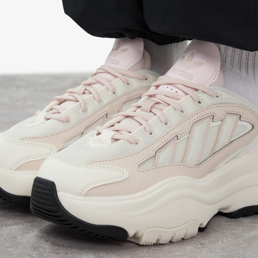 Женские кроссовки adidas Ozgaia - фото 16