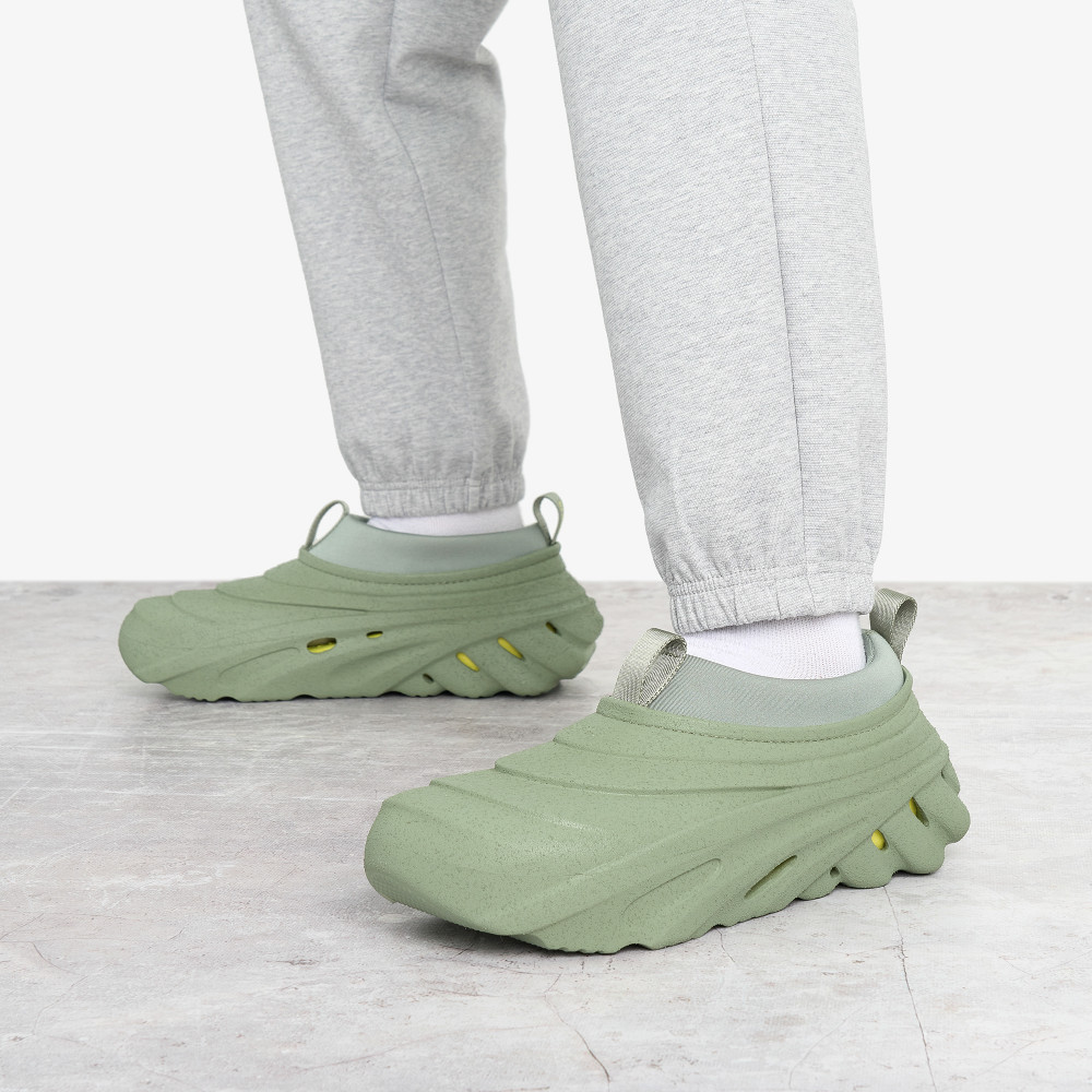 Мужские клоги Crocs Echo Sand Storm - фото 8