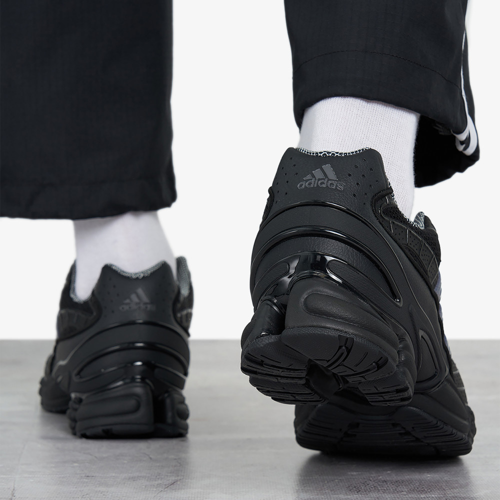 Кроссовки adidas Ozweego Pro унисекс - фото 9