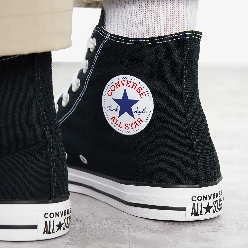 Chuck taylor unisex hotsell