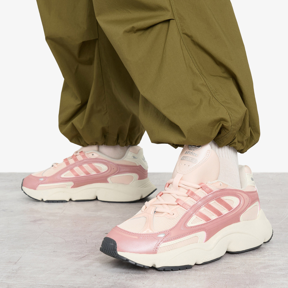 Женские кроссовки adidas Ozmillen - фото 7