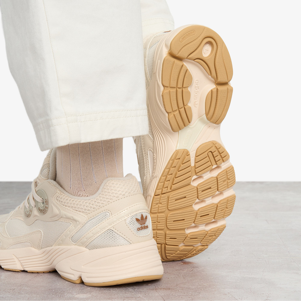 Женские кроссовки adidas Astir - фото 10