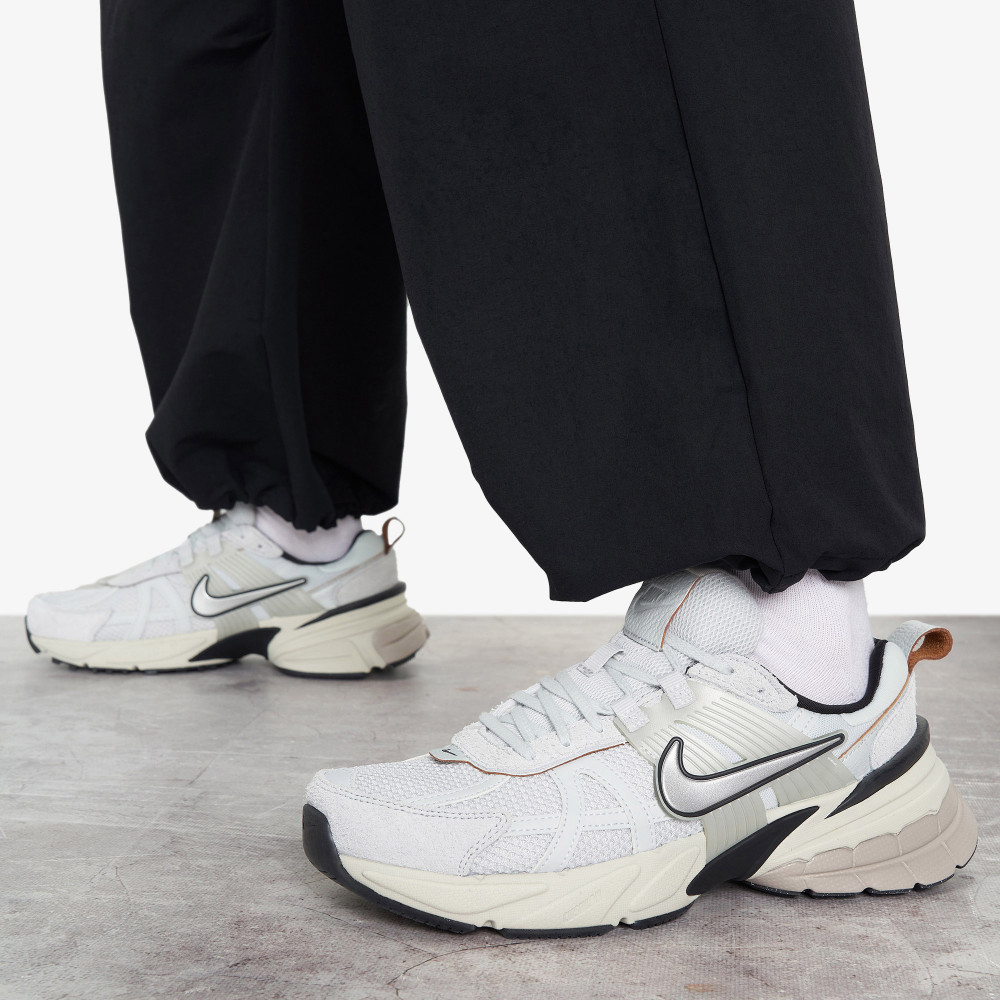Женские кроссовки Nike V2 K Run - фото 8
