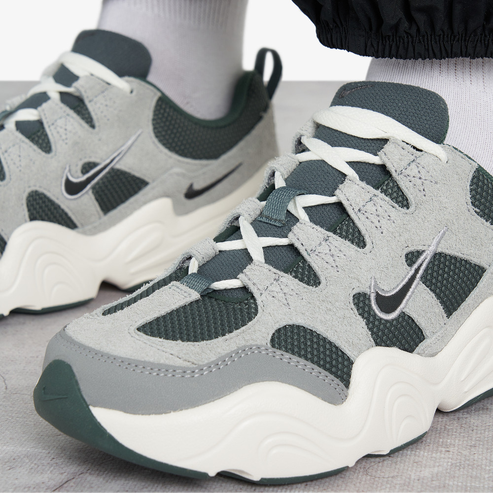 Женские кроссовки Nike Tech Hera - фото 8
