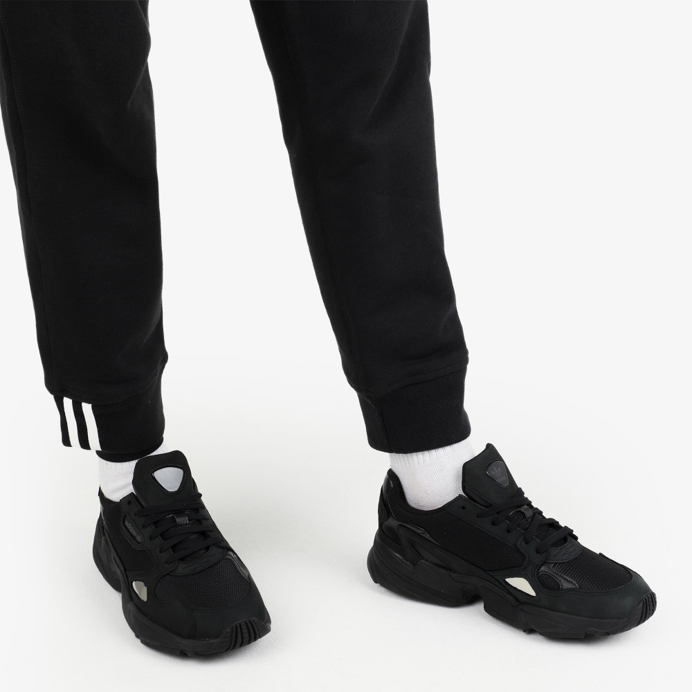 Adidas falcon cheap full black