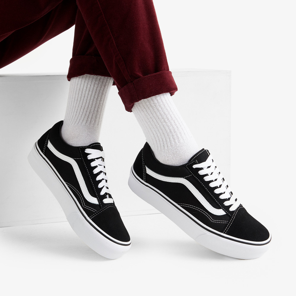 Vans old skool black and sale white platform