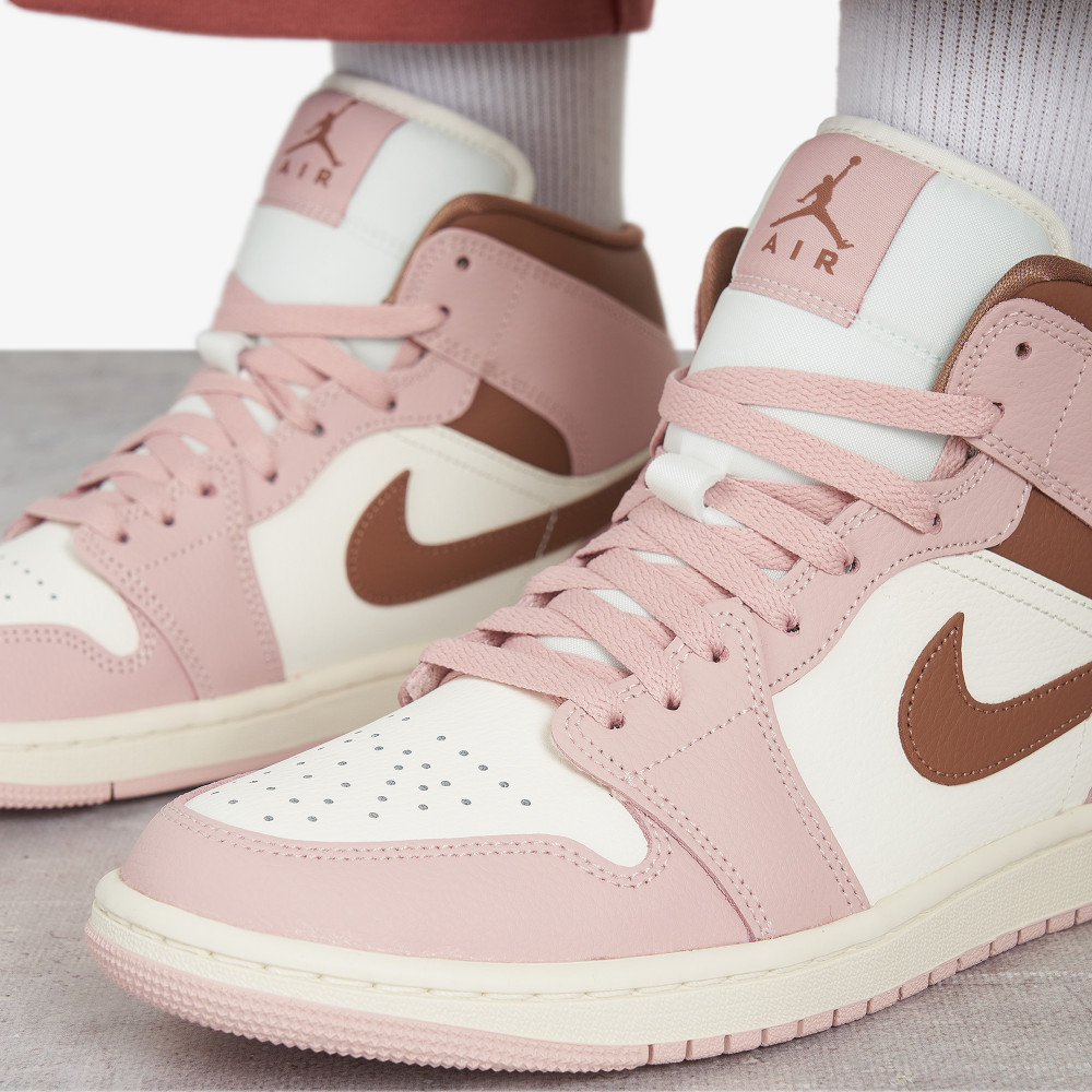 Женские кеды Nike Jordan 1 Mid - фото 8