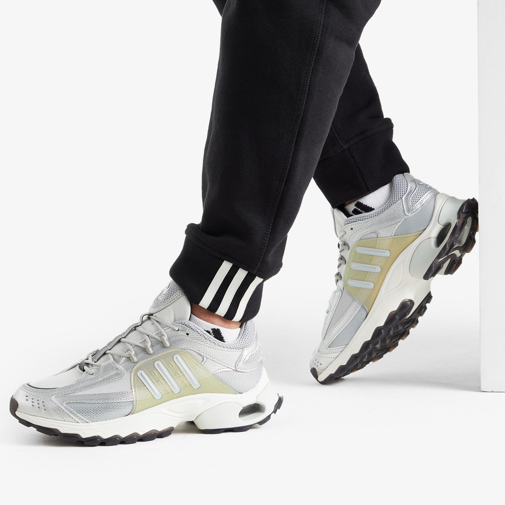 Женские кроссовки adidas Thesia - фото 7