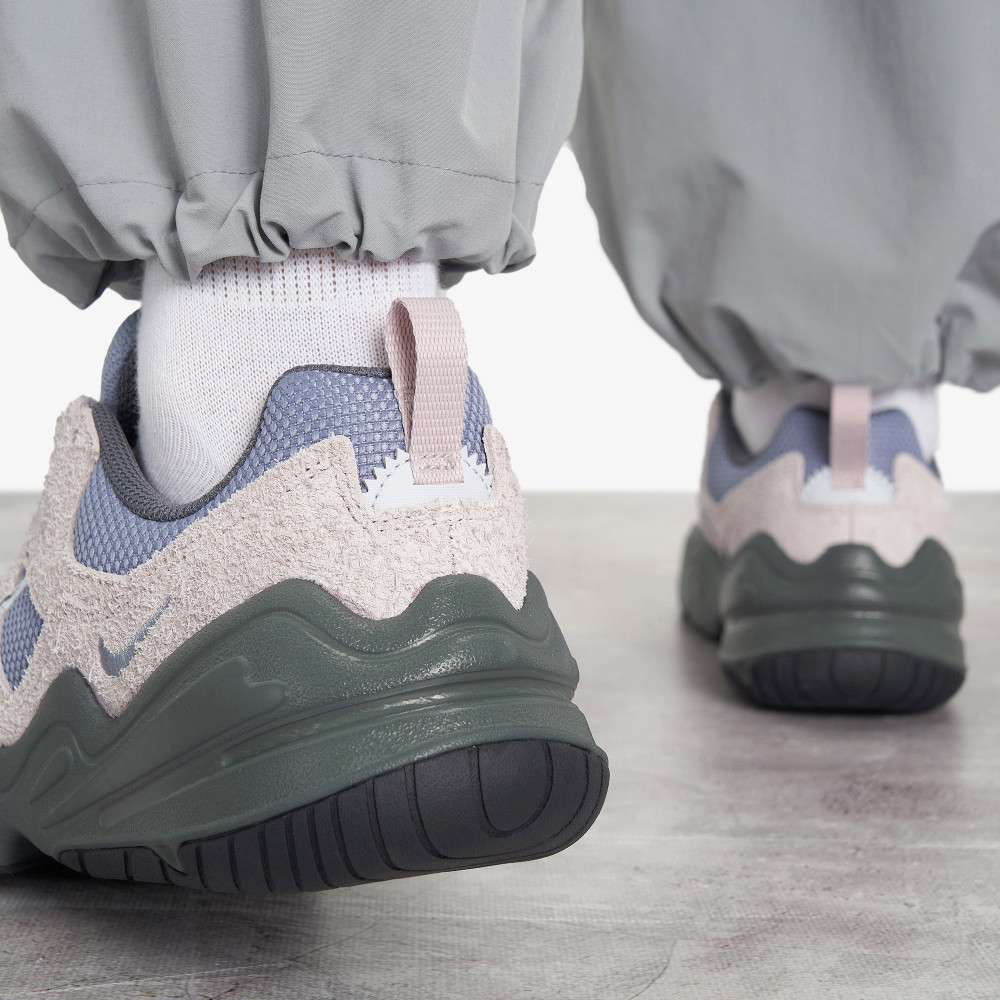 Женские кроссовки Nike Tech Hera - фото 10