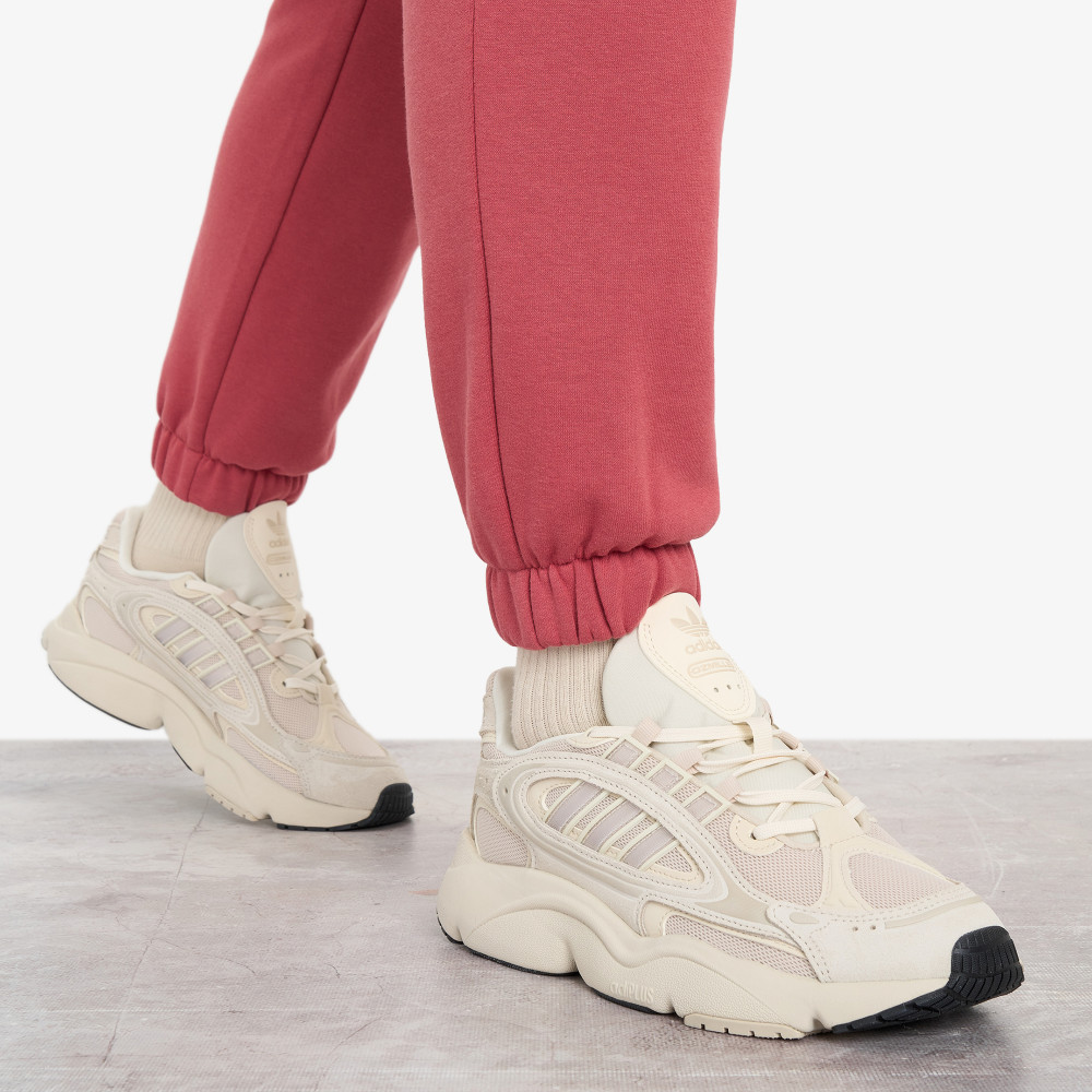 Женские кроссовки adidas Ozmillen - фото 7