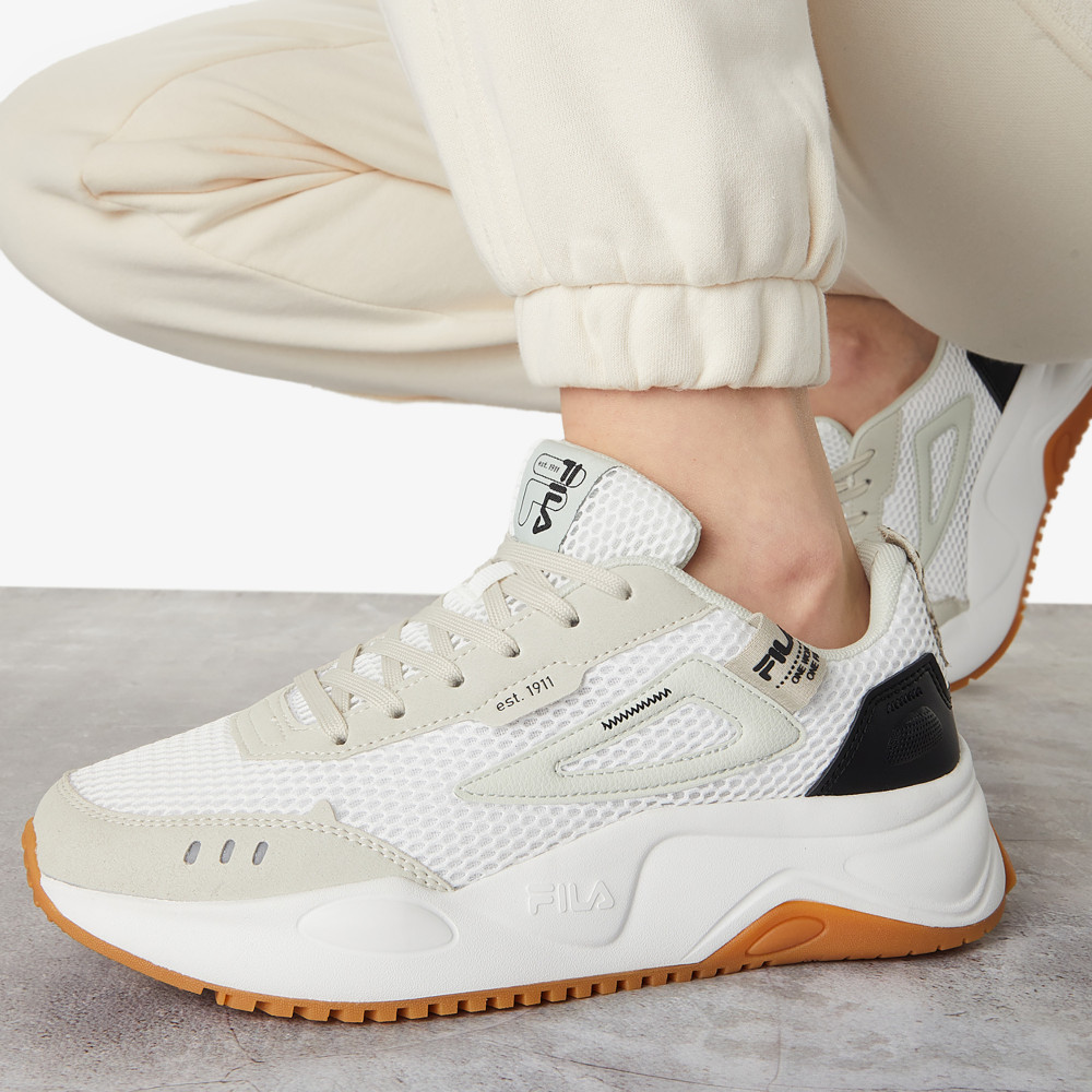 Adidas falcon vs fila disruptor online