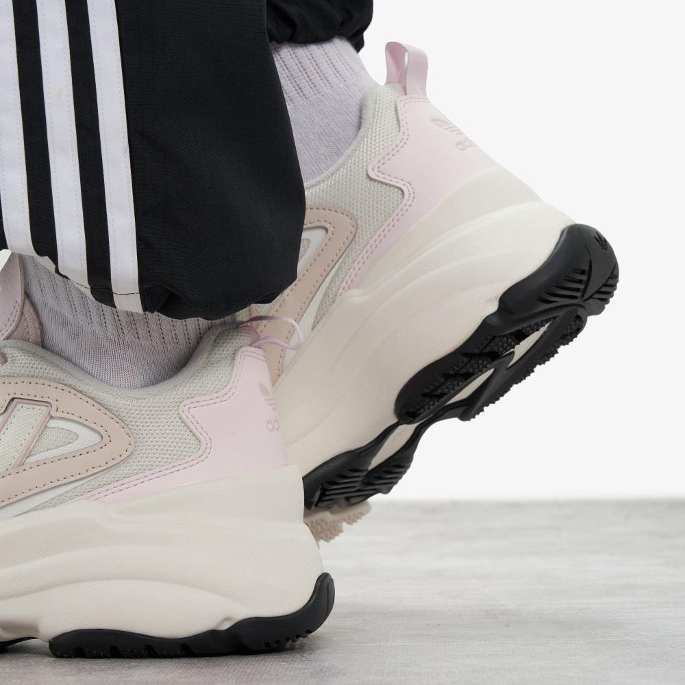 Женские кроссовки adidas Ozgaia - фото 17