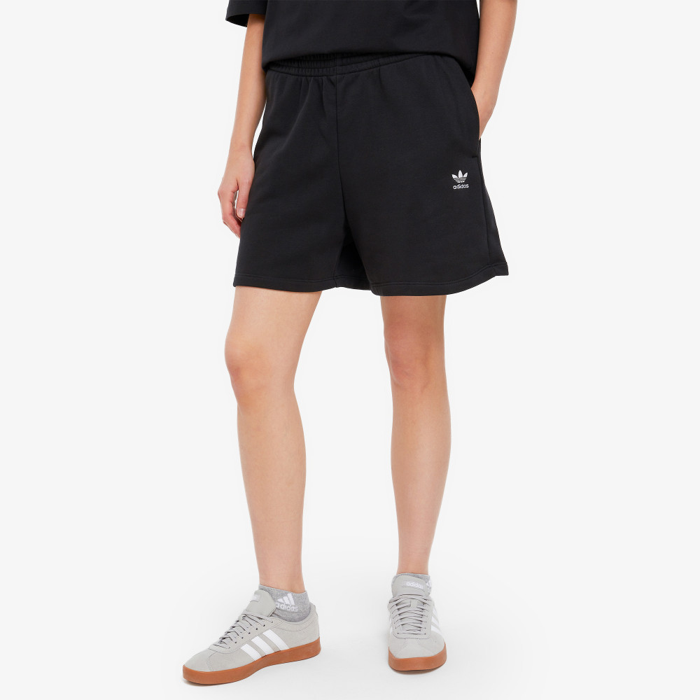 Женские шорты adidas - фото 1