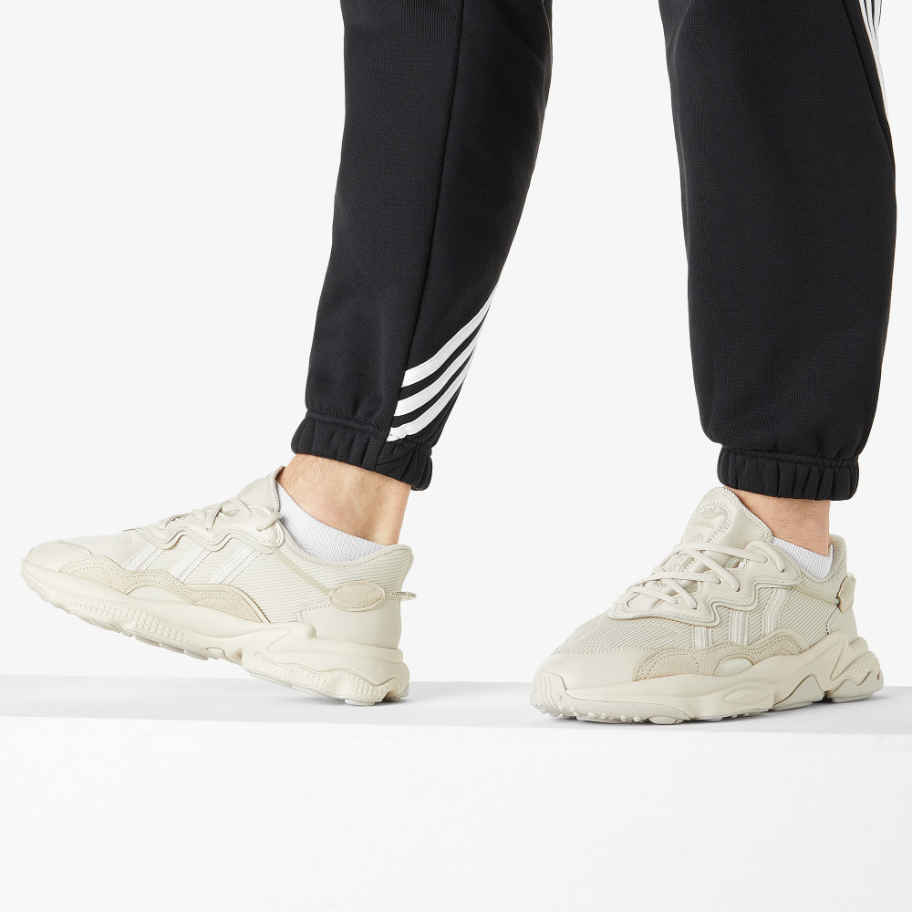 Мужские кроссовки adidas Ozweego - фото 7