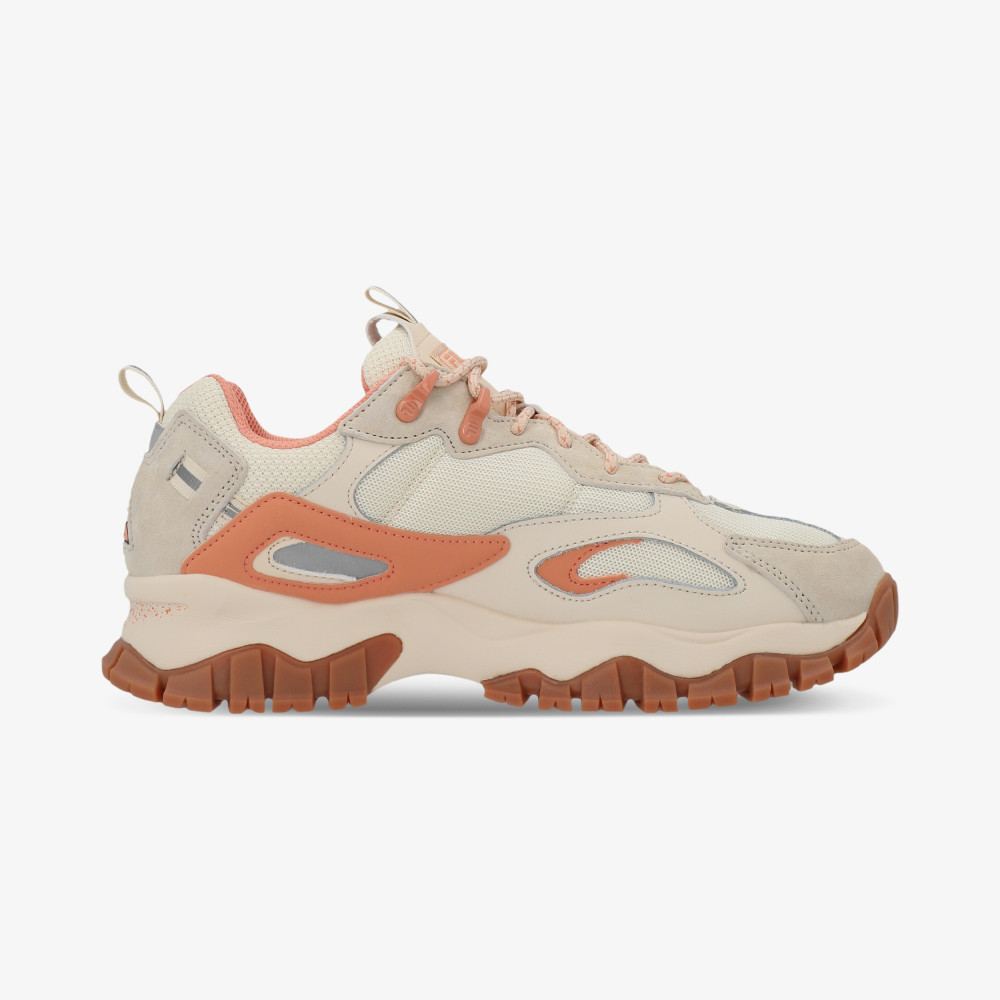 Fila ray cheap tracer urban outfitters