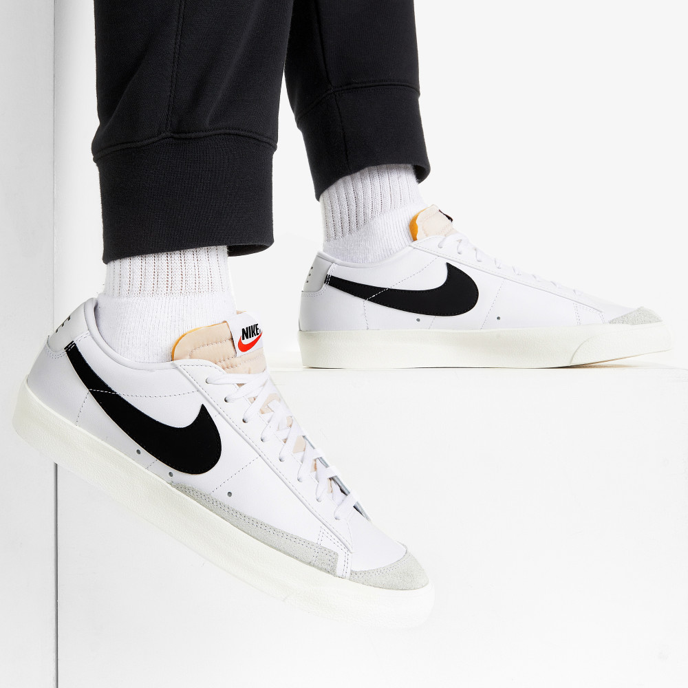 Nike blazer low black and cheap white