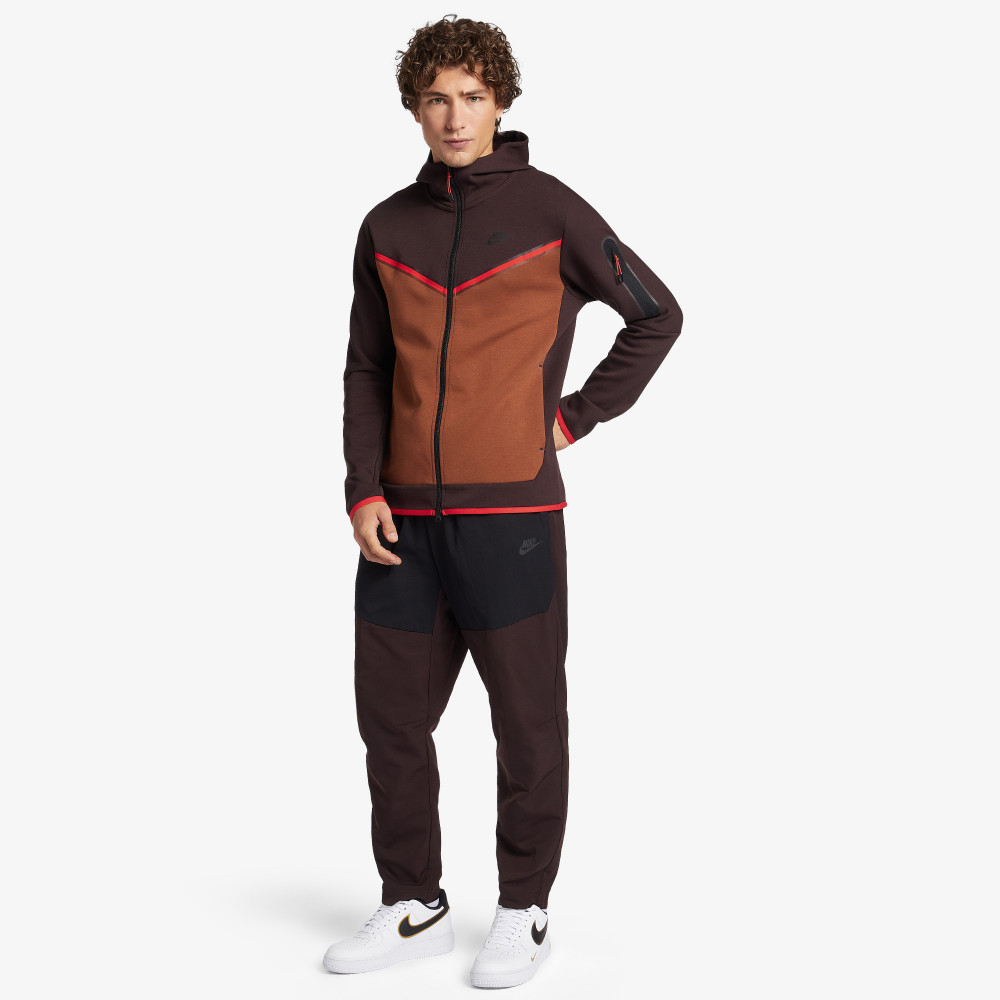 Мужские брюки Nike Sportswear Tech Essentials - фото 3