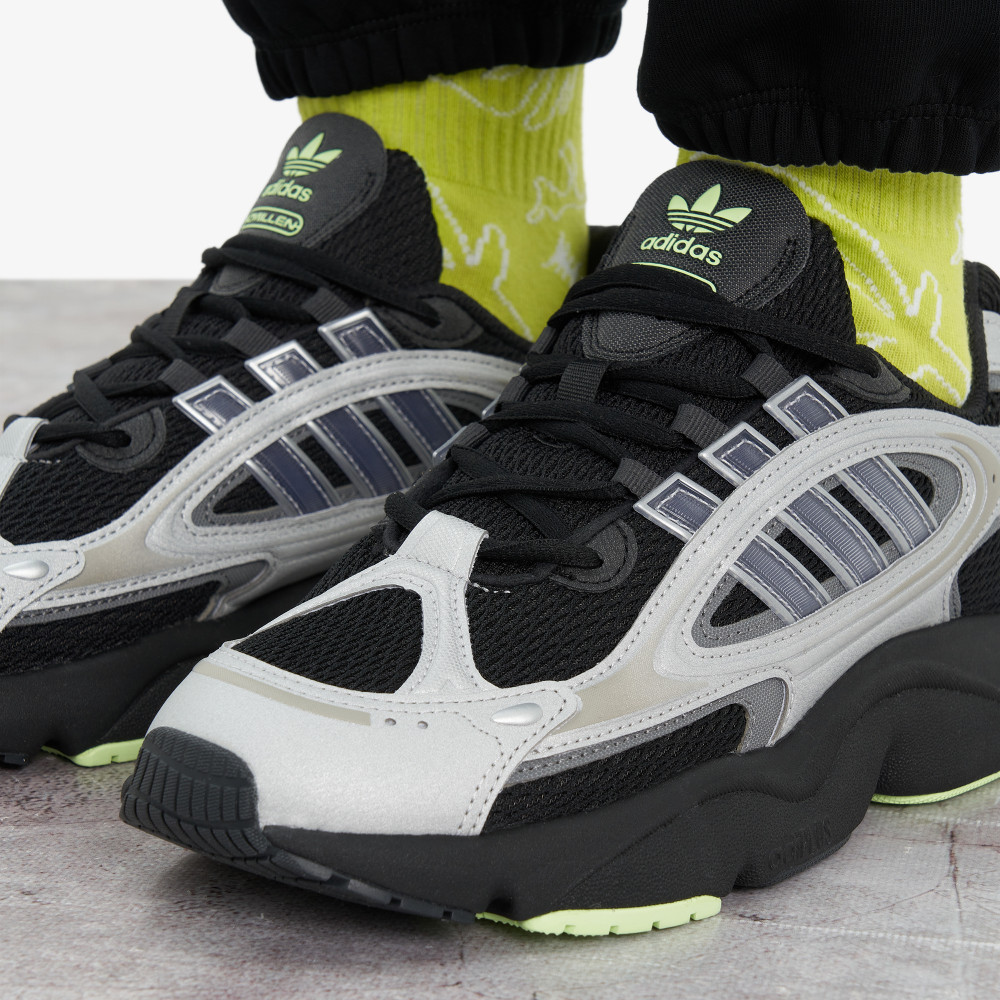 Женские кроссовки adidas Ozmillen - фото 9