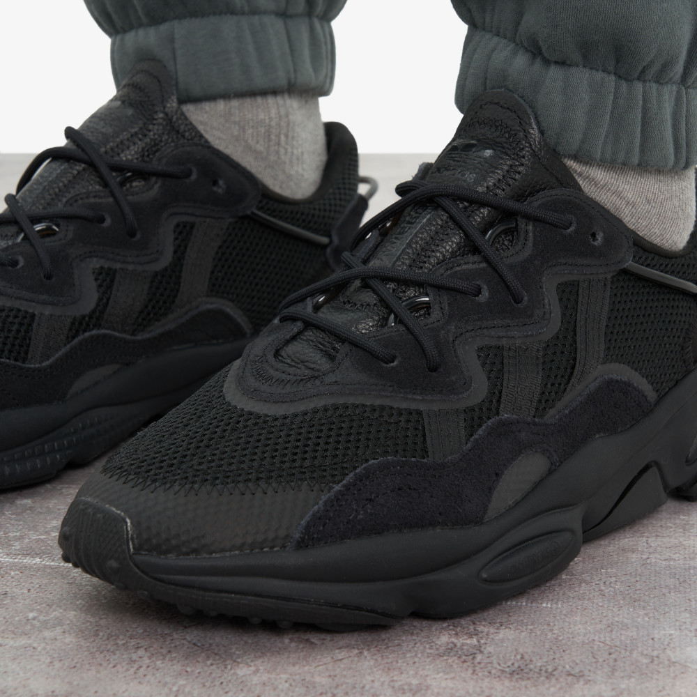 Мужские кроссовки adidas Ozweego - фото 9