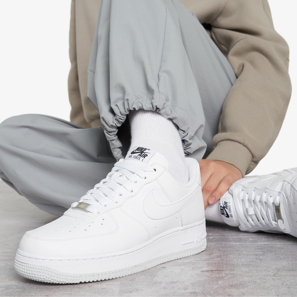 Женские кеды Nike Nike Air Force 1 '07 - фото 7