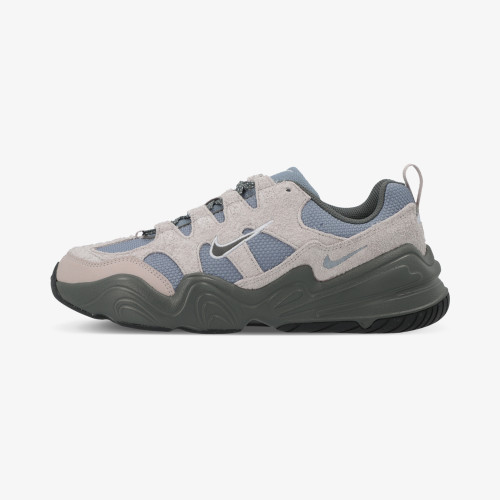 Женские кроссовки Nike Tech Hera