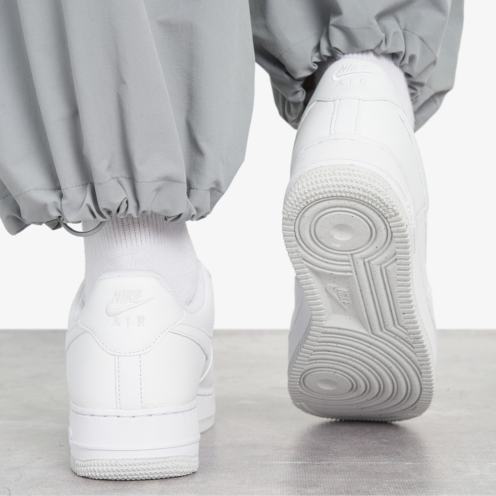 Женские кеды Nike Nike Air Force 1 '07 - фото 9