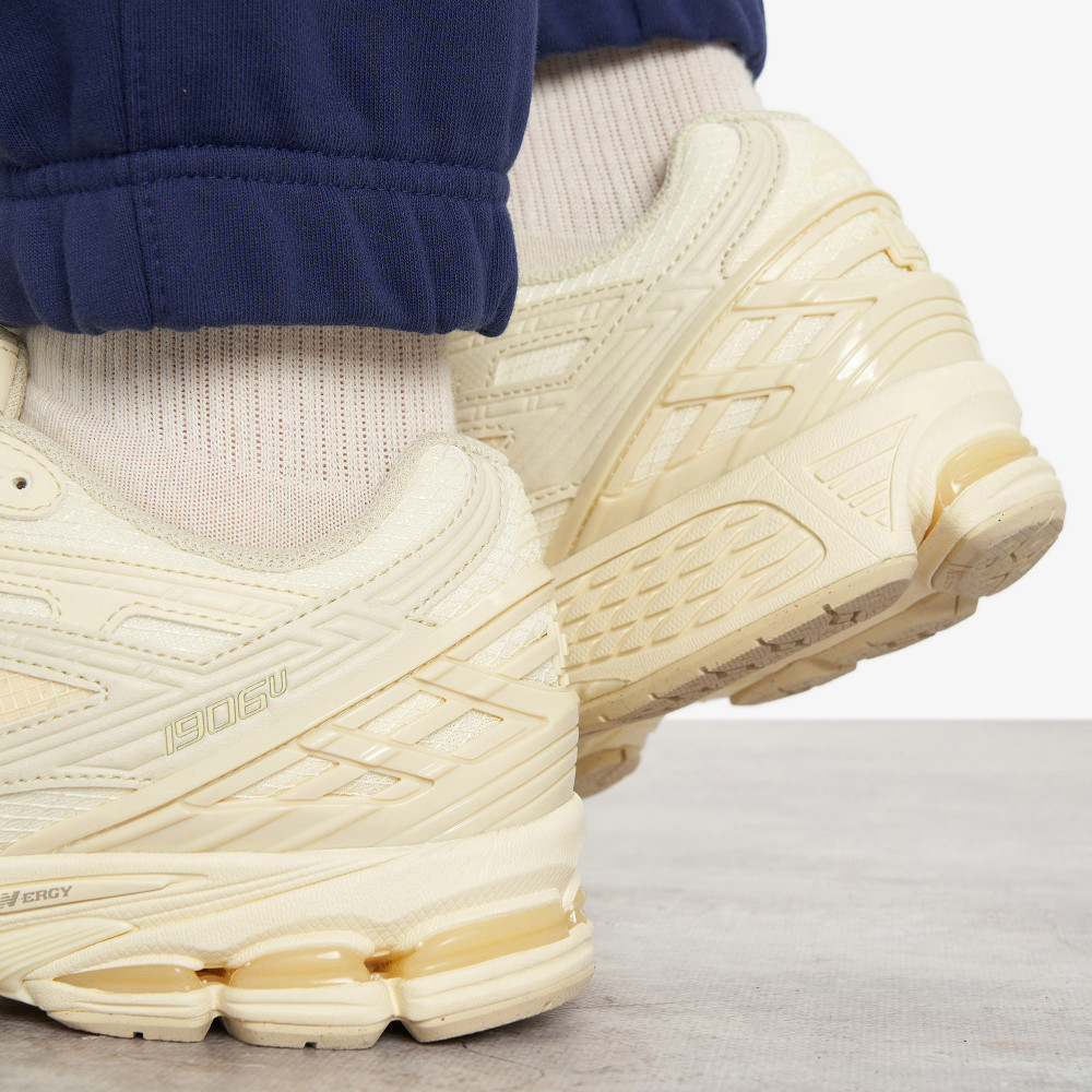 Мужские кроссовки New Balance 1906 - фото 10
