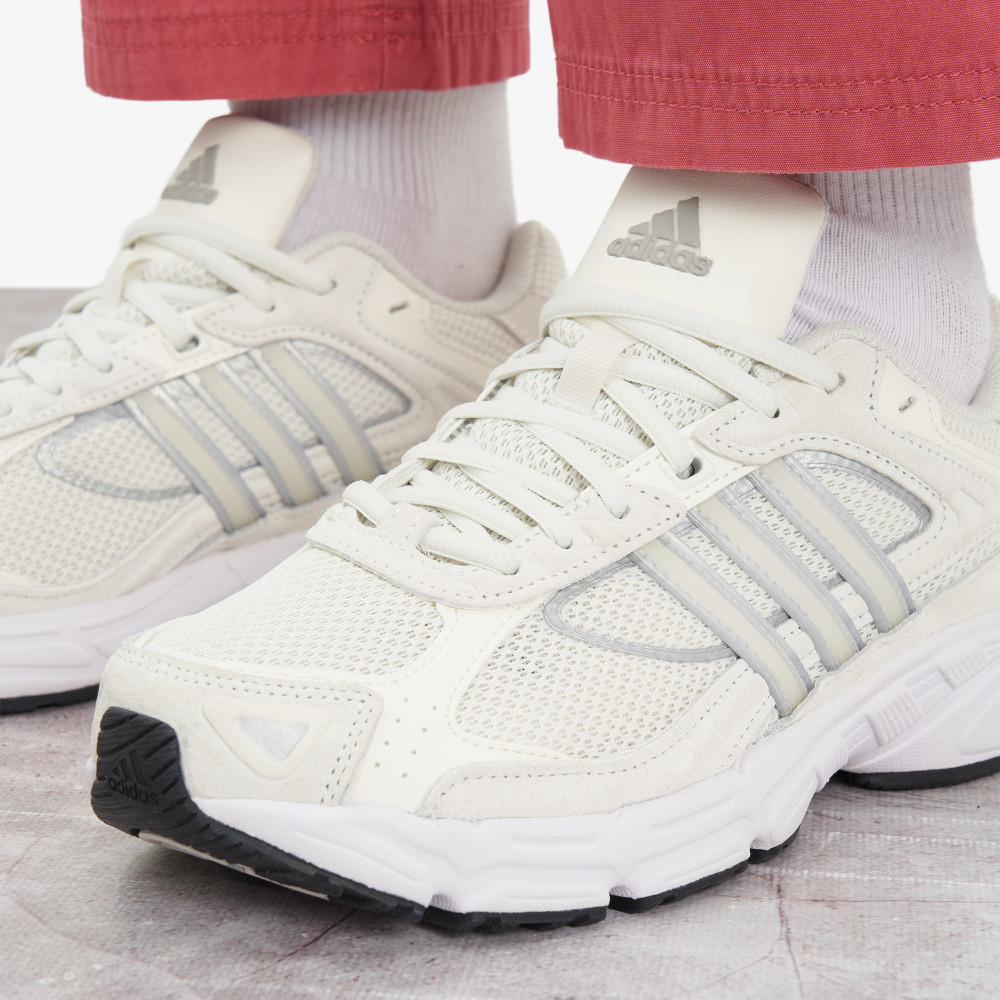 Женские кроссовки adidas Response CL - фото 8