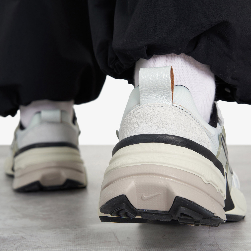 Женские кроссовки Nike V2 K Run - фото 10