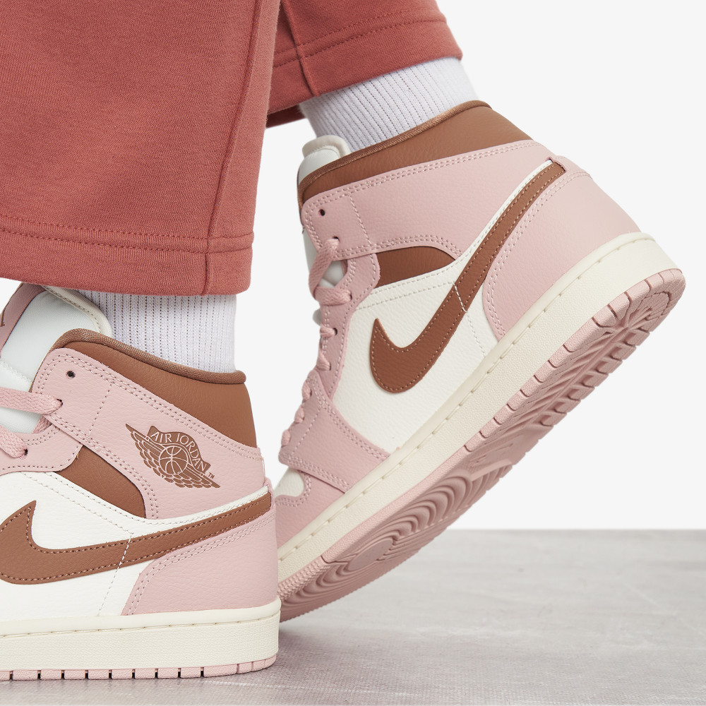 Женские кеды Nike Jordan 1 Mid - фото 9