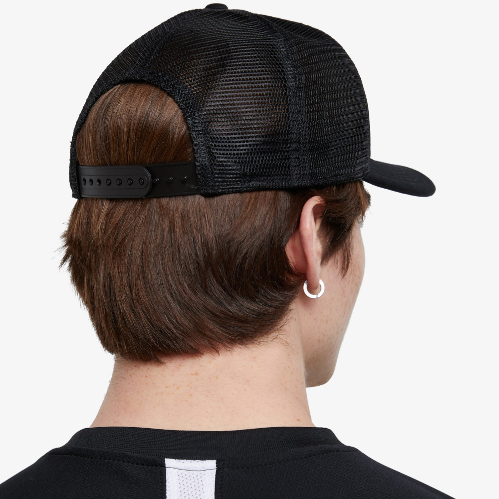 Nike black shop trucker hat