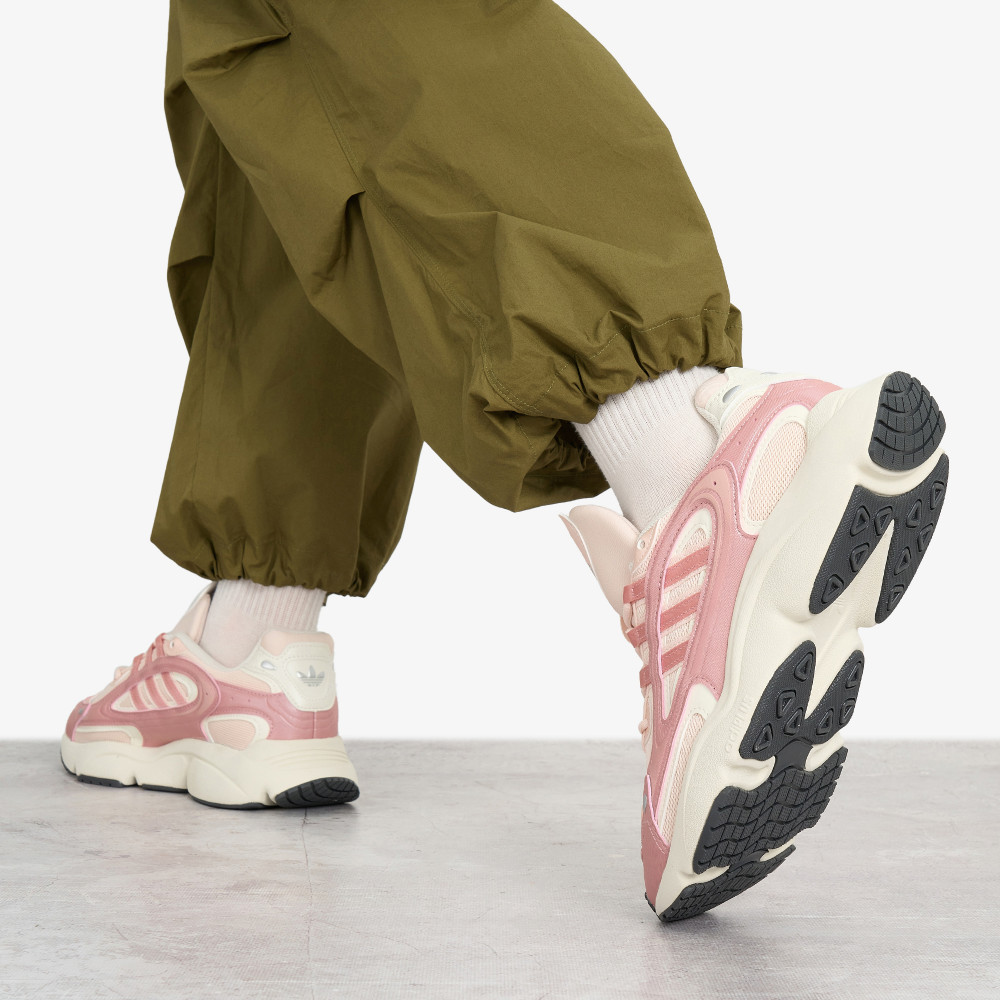 Женские кроссовки adidas Ozmillen - фото 8