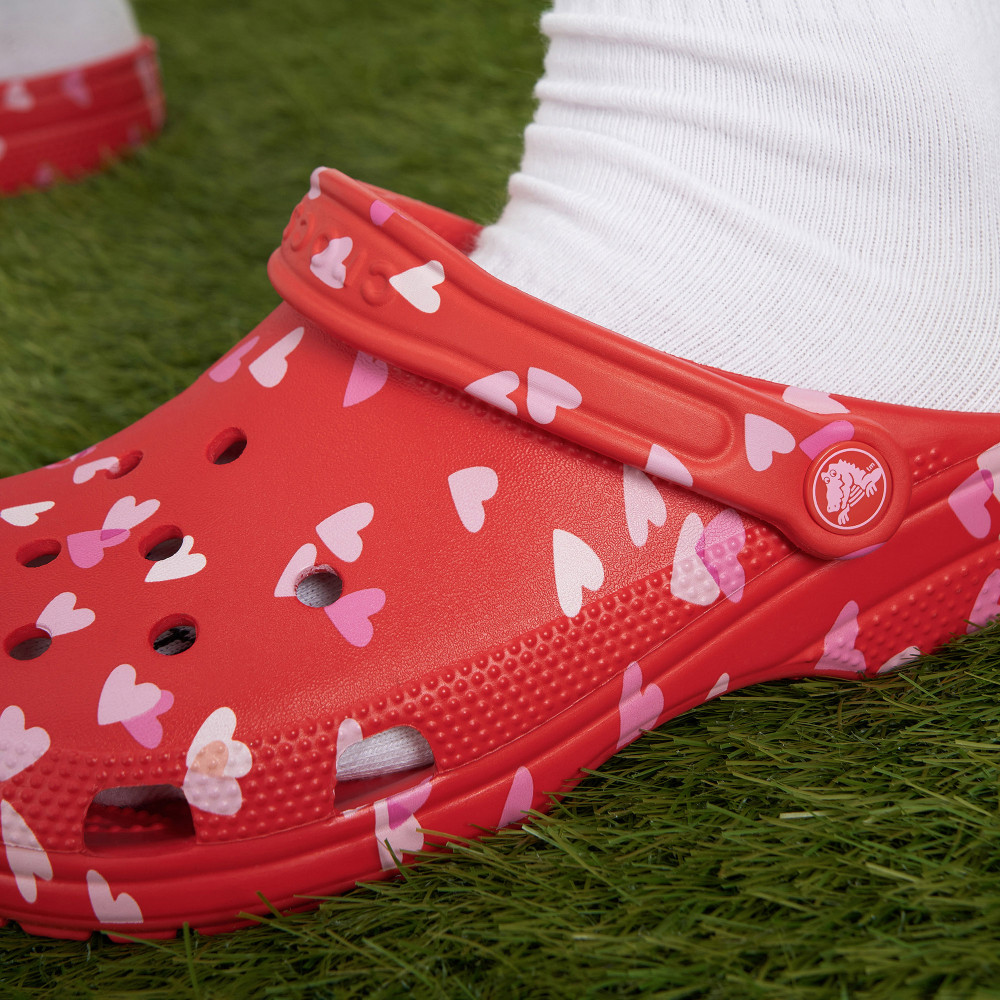 Женские сабо Crocs Classic Vday - фото 14
