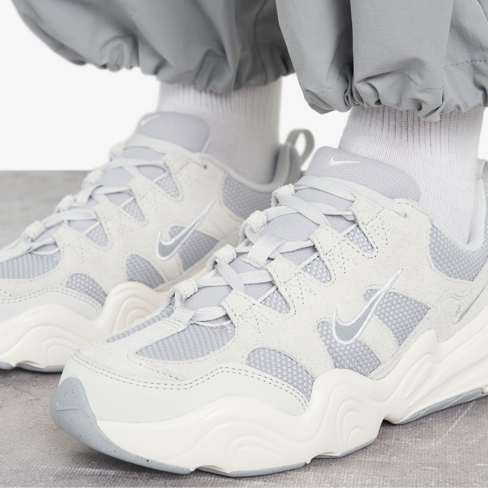 Женские кроссовки Nike Tech Hera - фото 8
