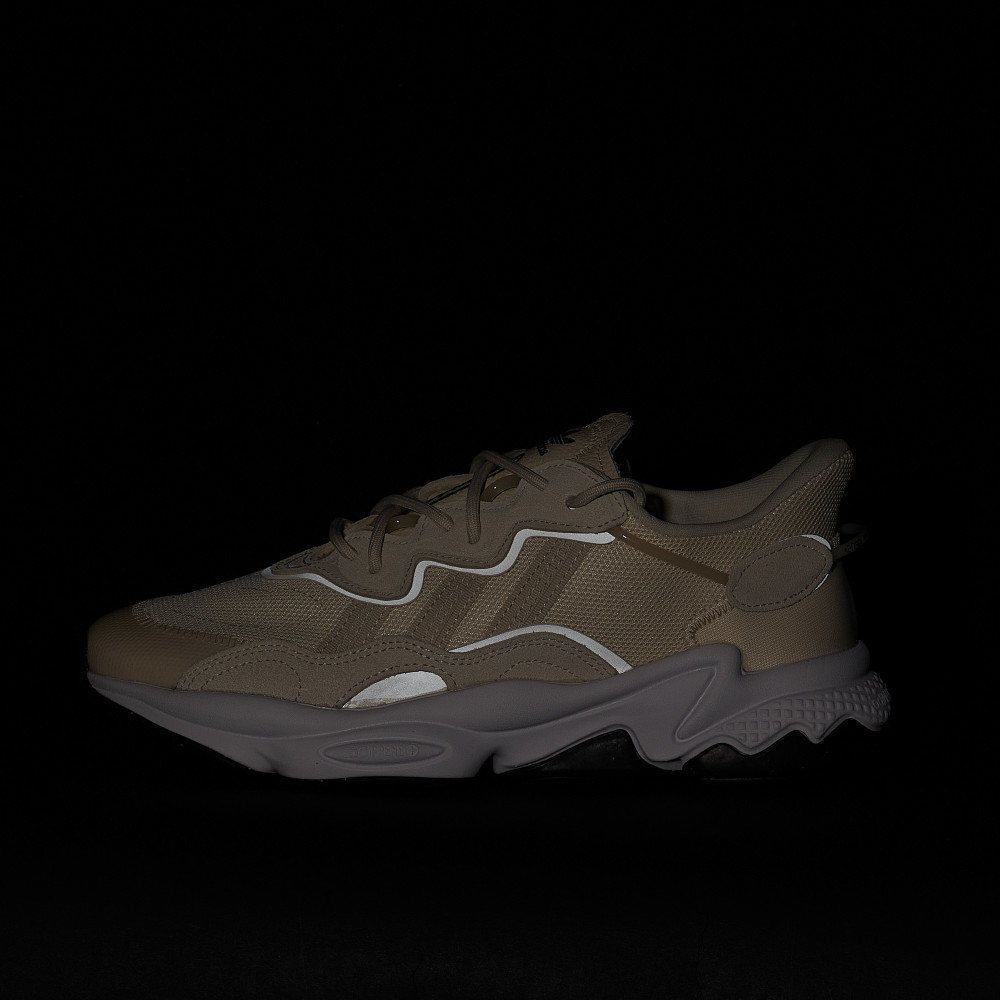 Женские кроссовки adidas Ozweego - фото 8